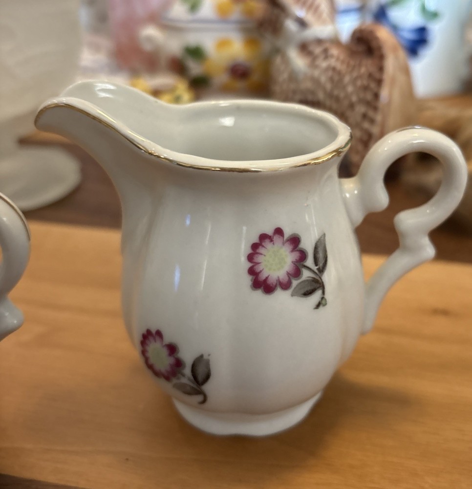 ROSE CREMER & SUGAR BOWL