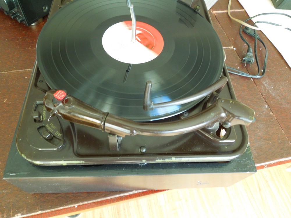 Garrard Model RC 88/4 Phonograph Record Player Turntable