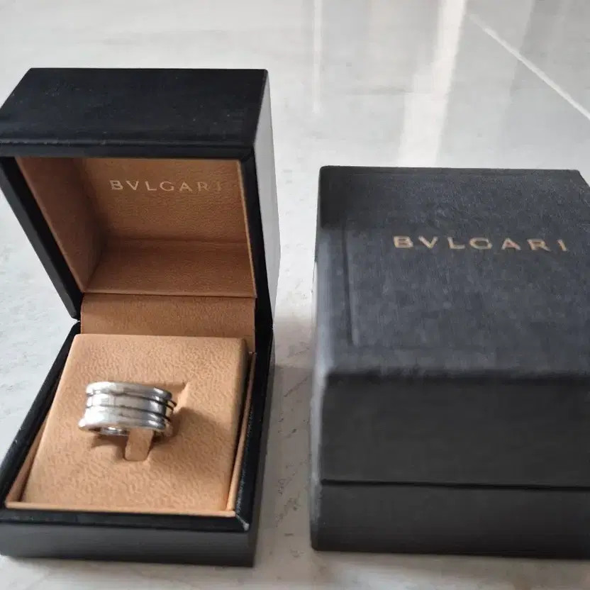 Momo Iri Mini Fan Light - Pseka Momo Iri Light