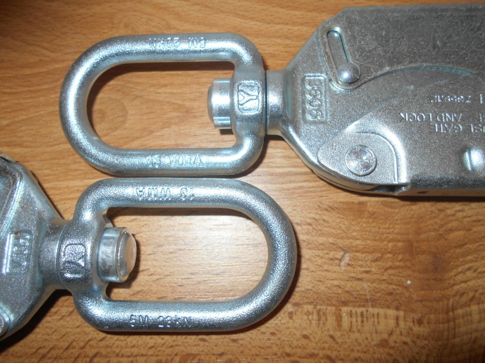 Carabiner hook spring loaded 3600 Lb Gate ( 2 Hooks ) NOS