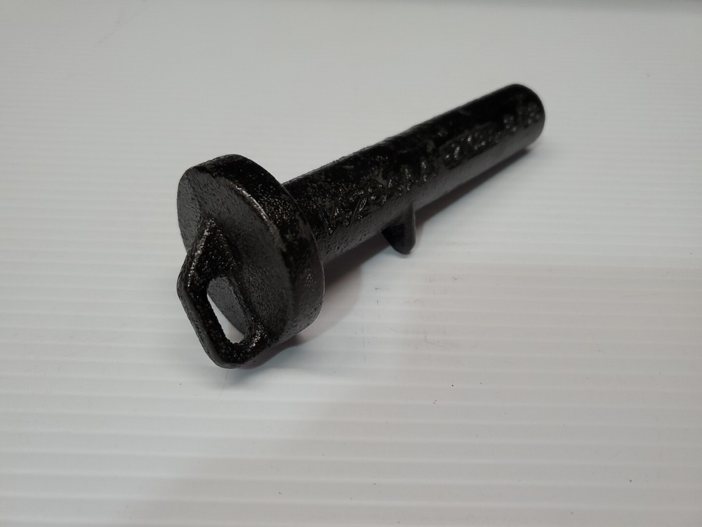 A65-6007 Peterbilt Kenworth  Paccar Tow Hook Pull Pin Front part