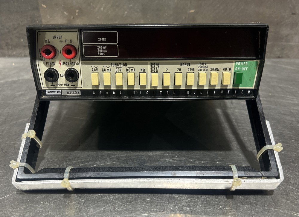 Fluke 8600A Digital Voltmeter Multimeter. Used Surplus