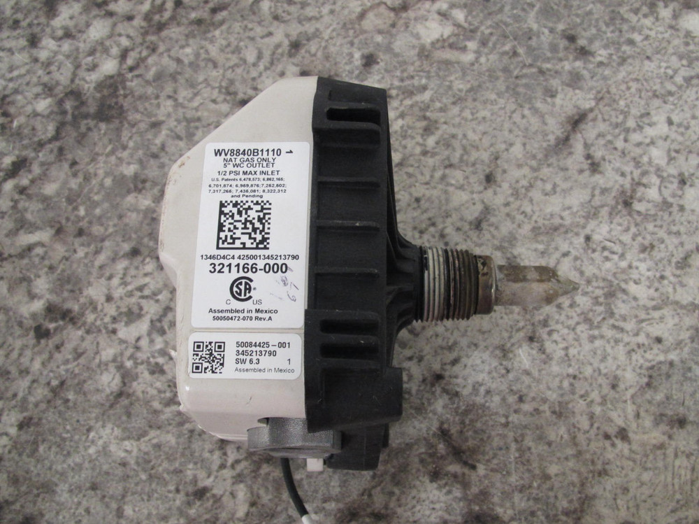 AO Smith Honeywell WV8840B1110 / 321166-000 Water Heater Gas Valve / Thermostat