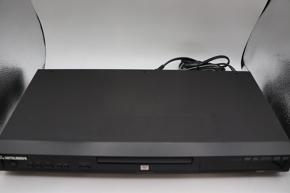 Mitsubishi DD-7040 DVD Player CD Player NO Remote- GREAT CONDITION- TESTED- DUTS