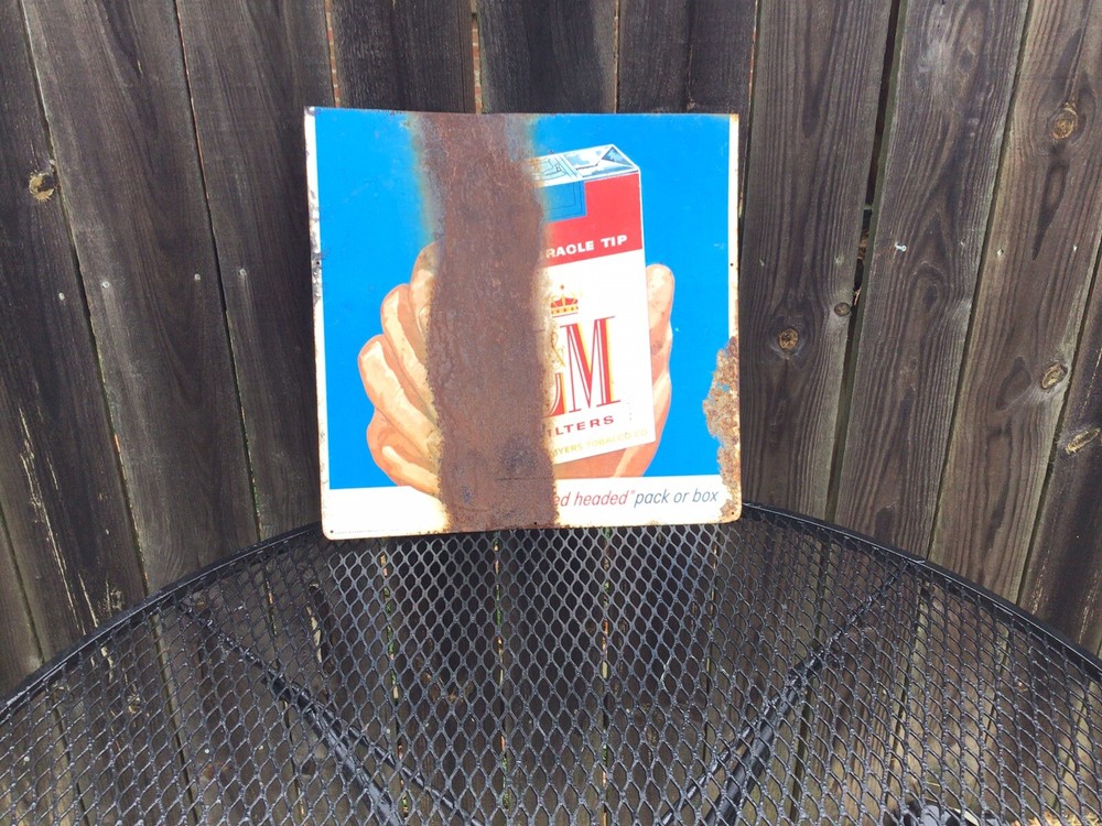 LM CIGARETTE SIGN NO SURGEON GENERAL WARNING