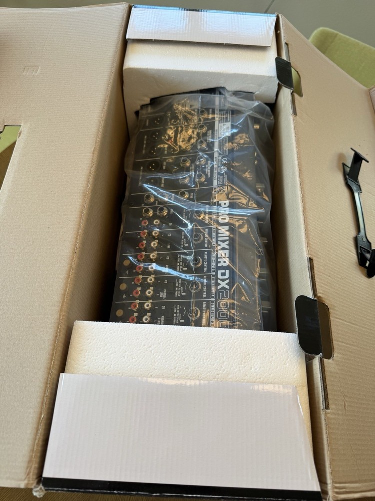 Behringer Pro Mixer DX2000USB 7-Channel DJ Mixer USB Open Box - Mint