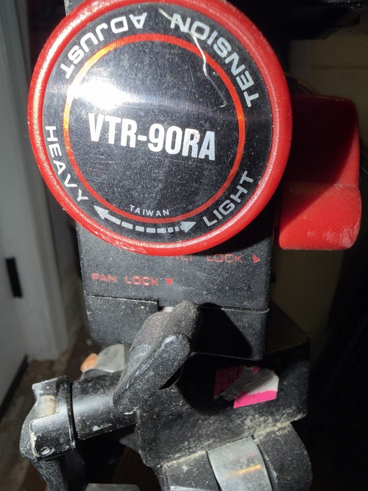 Red Accent VTR 90ra Tripod