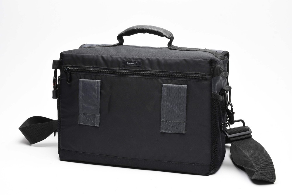 Lowepro Nova 5 Gray camera shoulder bag, clean, Very nice!