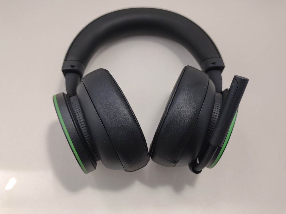 Microsoft Xbox Wireless Headset - Black - (Sealed Mic)