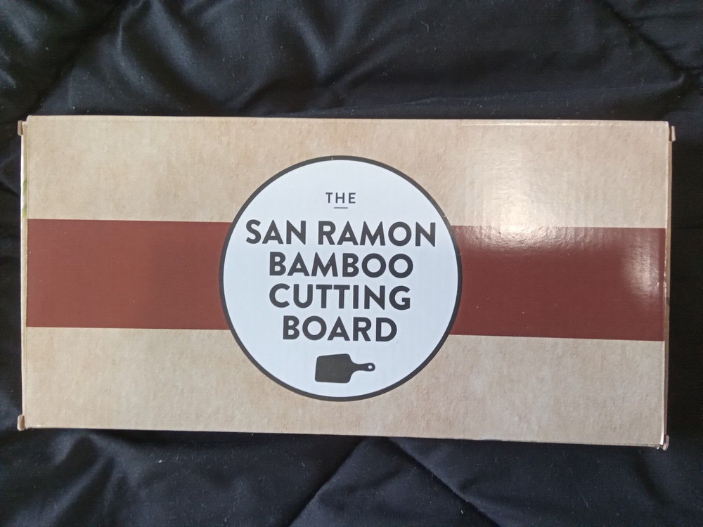 SAN RAMON BAMBOO CUTTING BOARD PADDLE SHAPE W/HOLE FOR HANGING