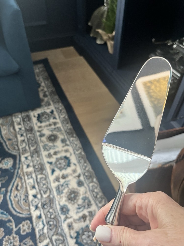 The Royal Standard Cake Servers ￼