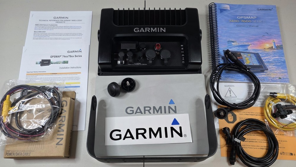 Garmin GPSMAP 7612 12" Chartplotter / Fishfinder – Excellent Condition.