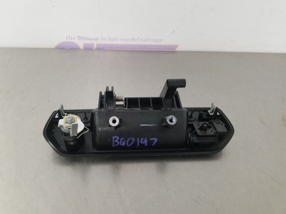 26 CHEVY COLORADO WT CAMERA REAR VIEW TAILGATE MOUNTED WITH HANDLE