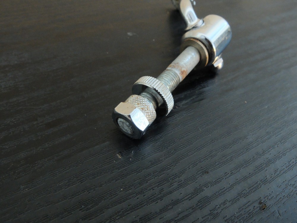 Suntour quick release seatpost binder