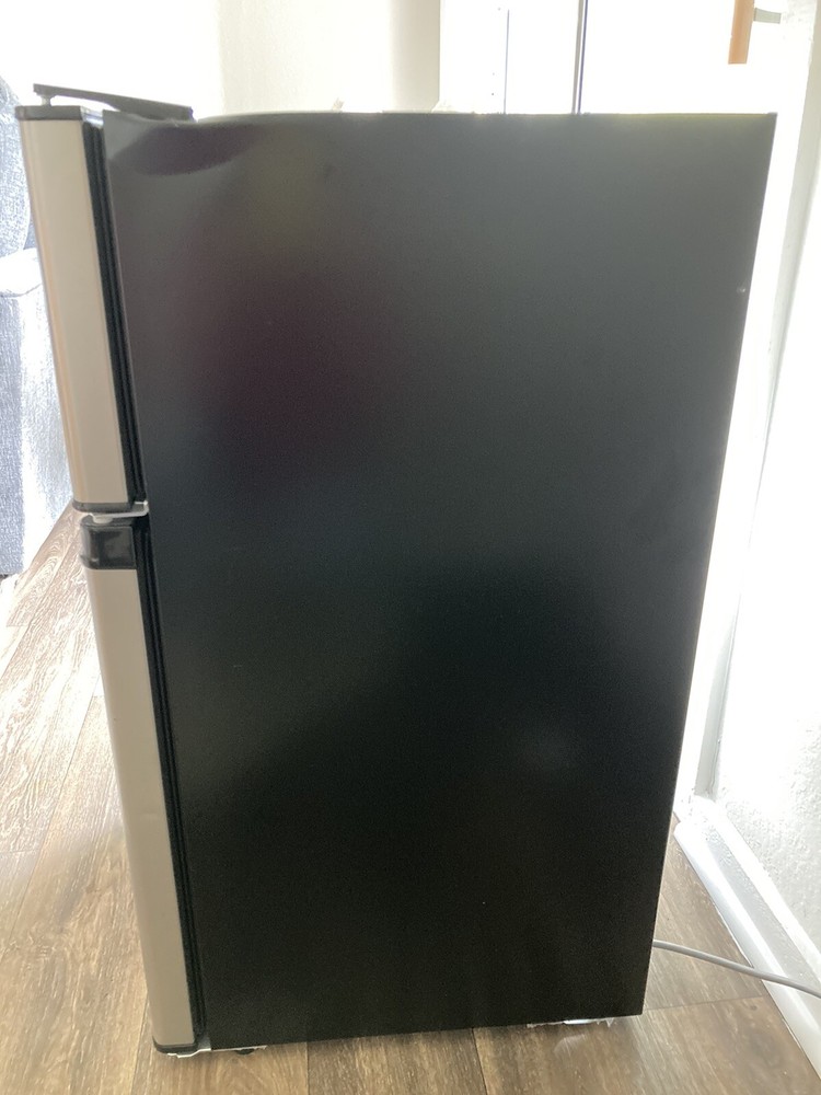 Frigidaire 2 Door Mini Fridge With Freezer