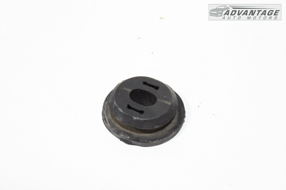 2017-2021 JEEP COMPASS 2.4L FRONT RADIATOR SUPPORT BUSHING INSULATOR RUBBER OEM