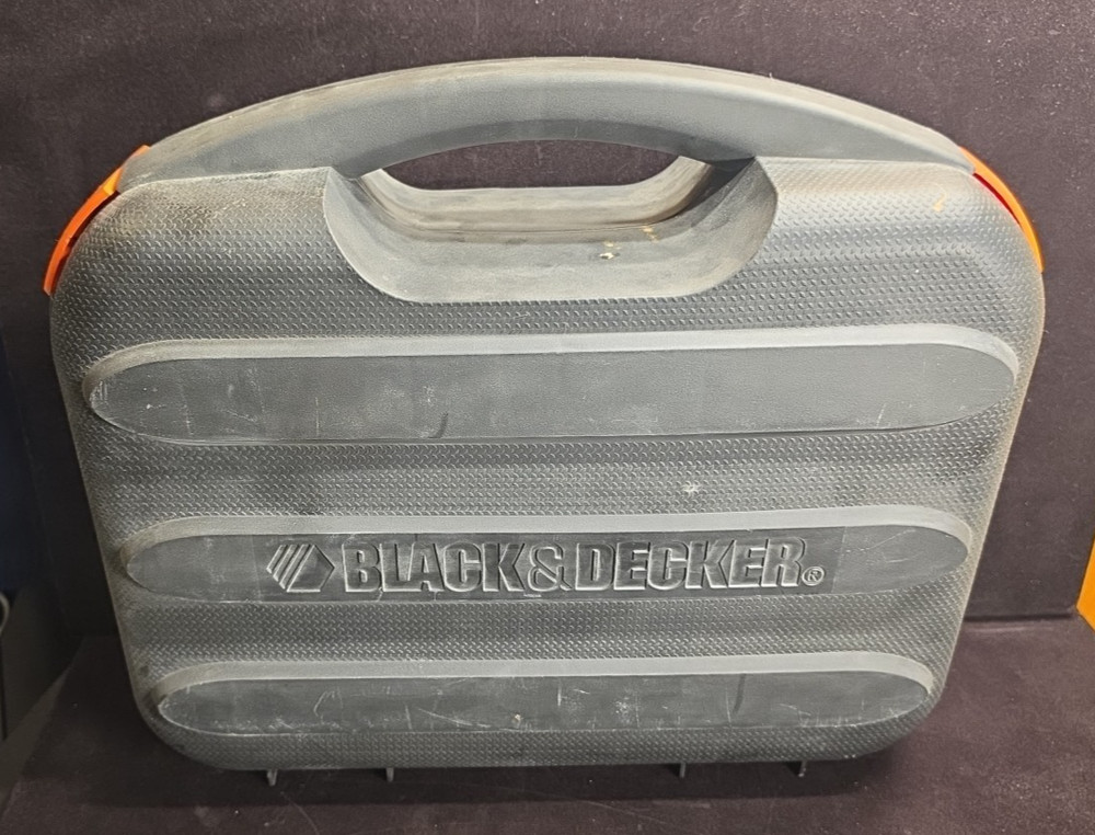 Black and Decker Sander Polisher MS700 With Case +