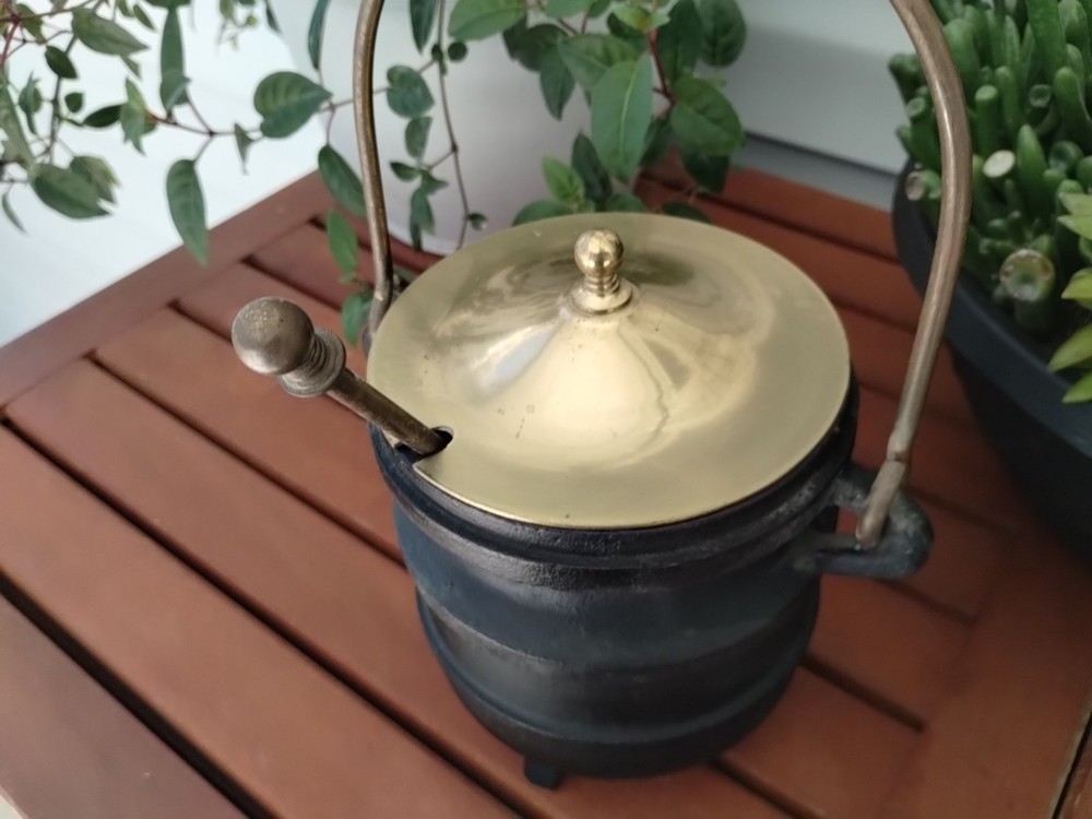 Vintage Cast Iron & Brass Smudge Pot Complete (Fire starter Cauldron)