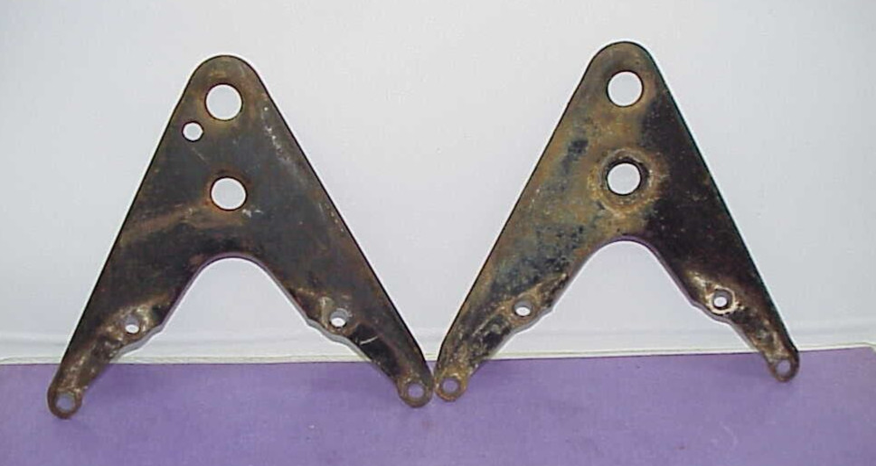 2 Howe Steel Quick Change Rear End Pull Bar / Torque Link Brackets