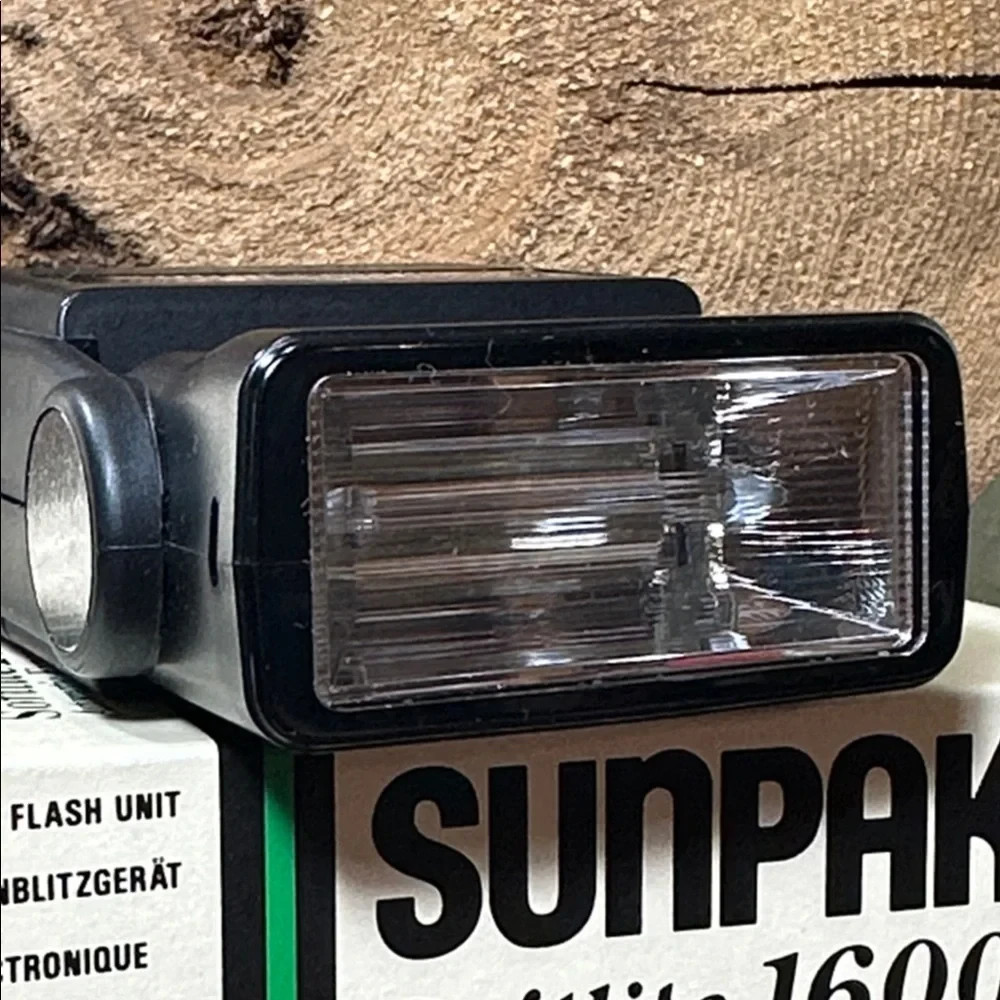 SUNPACK Softlite 1600A Automatic Exposure Control Camera Flash