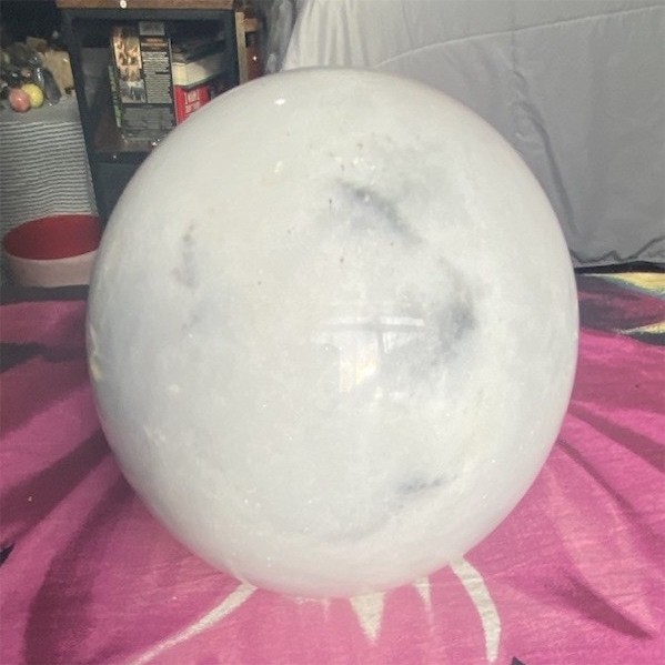 9 LB White Marble Free Standing Sphere