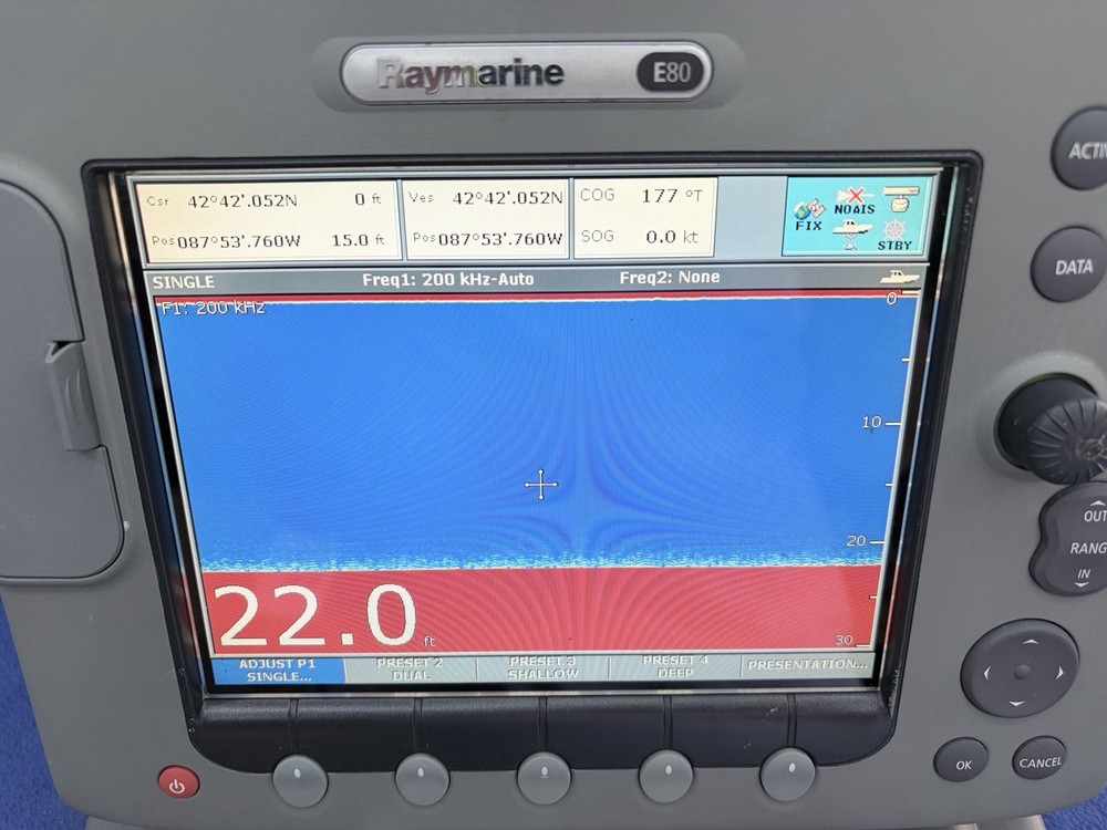 Raymarine E80 Classic GPS Chartplotter Multifunction Display W/ Cover; Tested