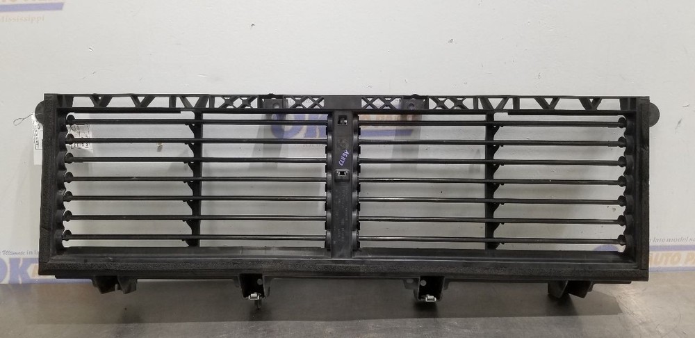 23 DODGE RAM 3500 AIR SHUTTER 6.7L