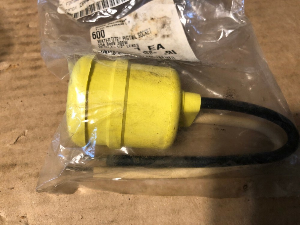 Daniel Woodhead, Watertite Pigtail Socket, #600