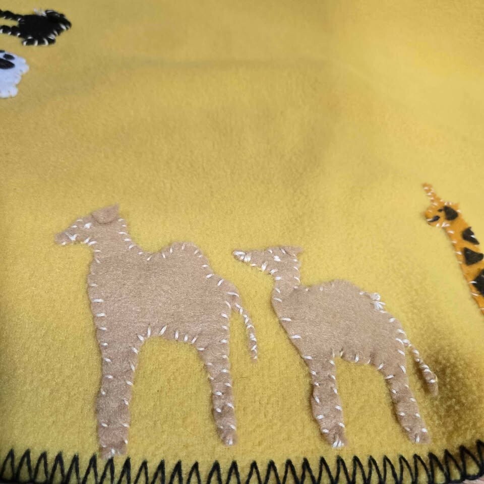 Hand Made Blanket Zoo Animals [T48]