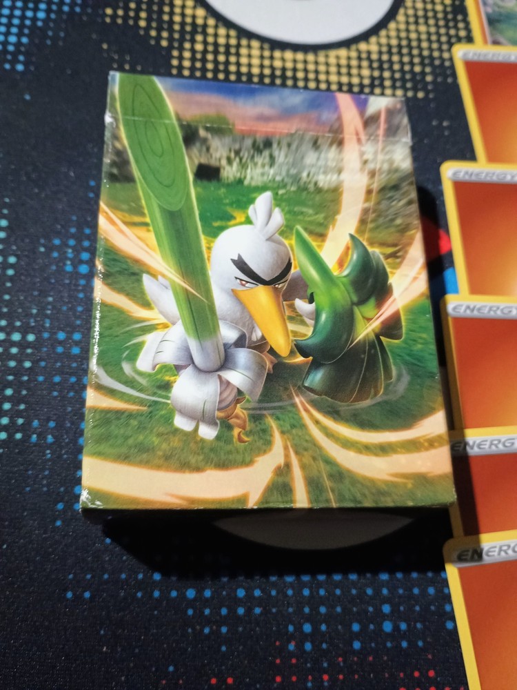 Sword & Shield Darkness Ablaze Galarian Sirfetch'd Theme Deck