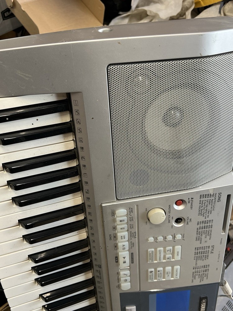 YAMAHA PSR-K1 Keyboard READ