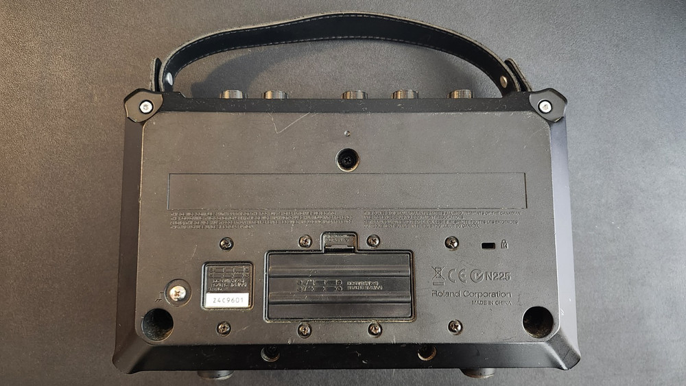 Roland MOBILE CUBE Amplifier MOBILE-CUBE +++ Power Adapter !!!