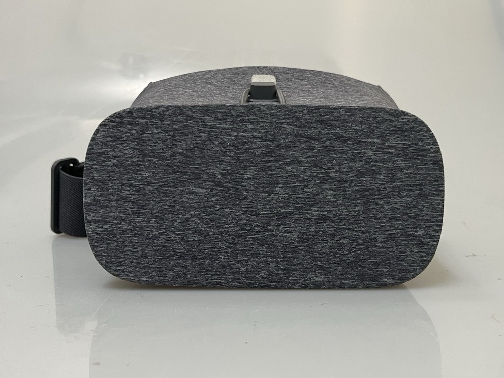 Google Daydream View Smartphone VR Headset with Remote