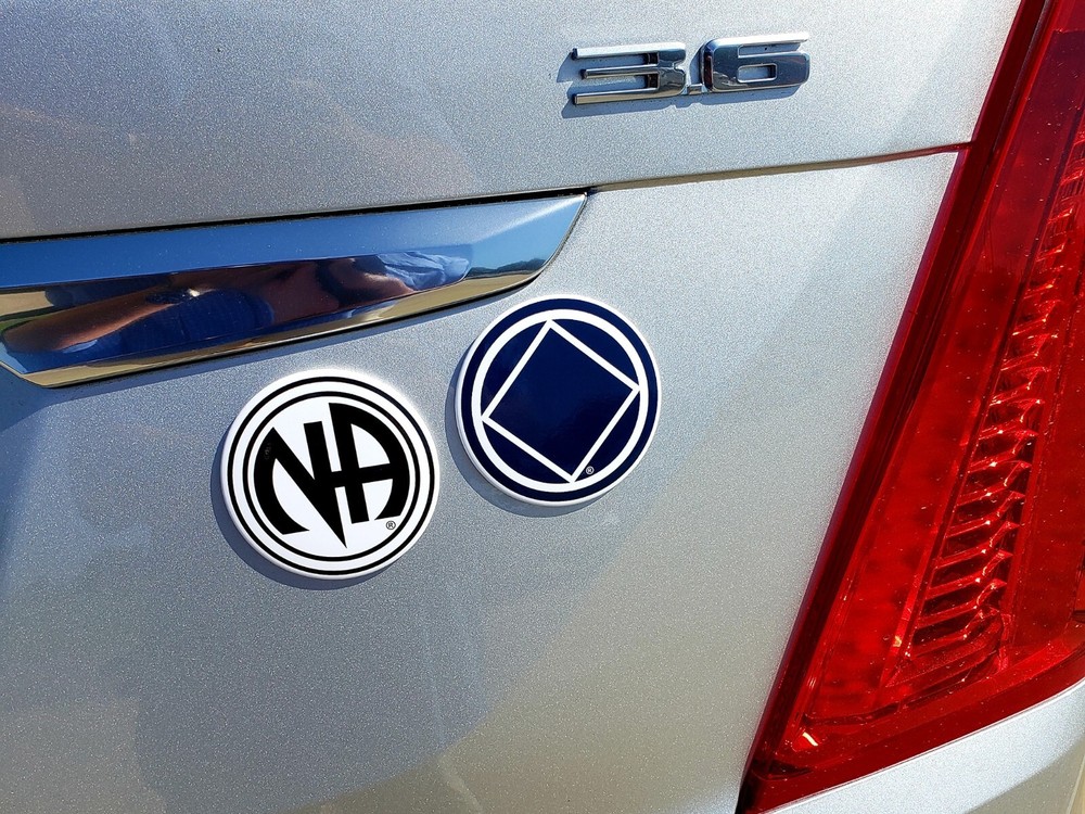 SALE! NARCOTICS ANONYMOUS 2 FRIDGE MAGNETS NA recovery chip medallion basic text