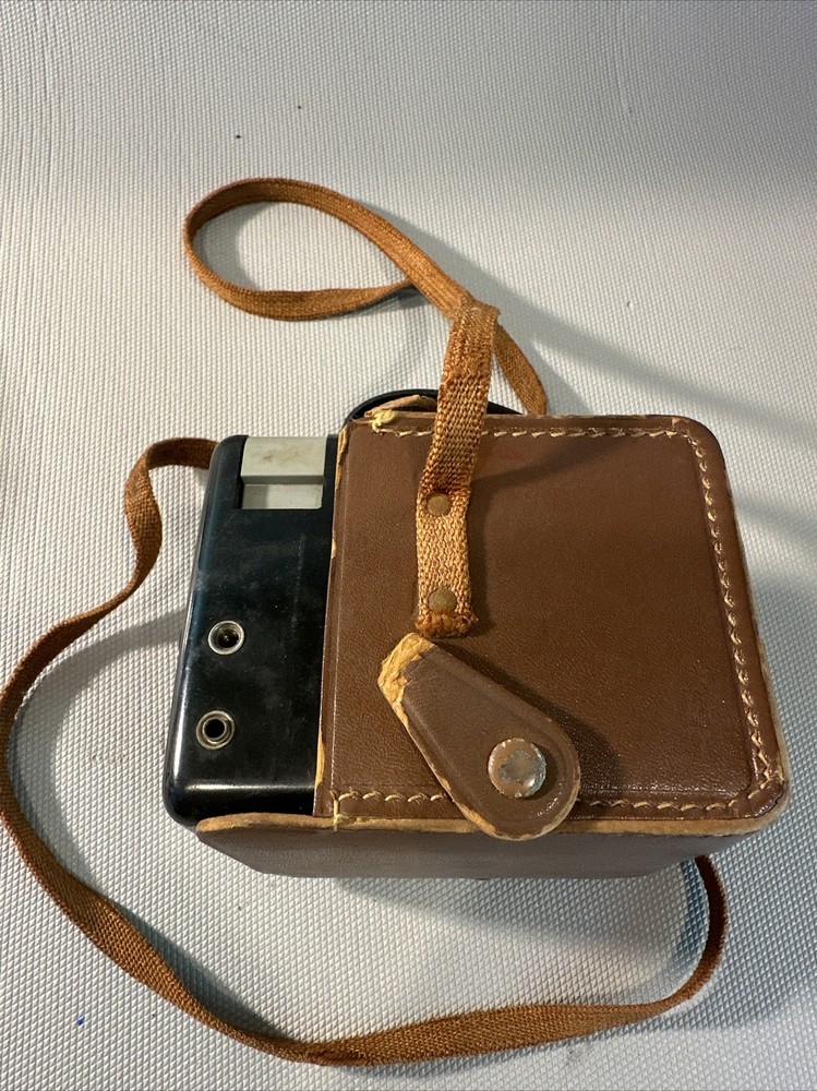 Kodak Vintage Brownie Hawkeye Camera Flash Model UNTESTED