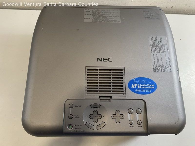 Nec GT950 LCD Projector - Read