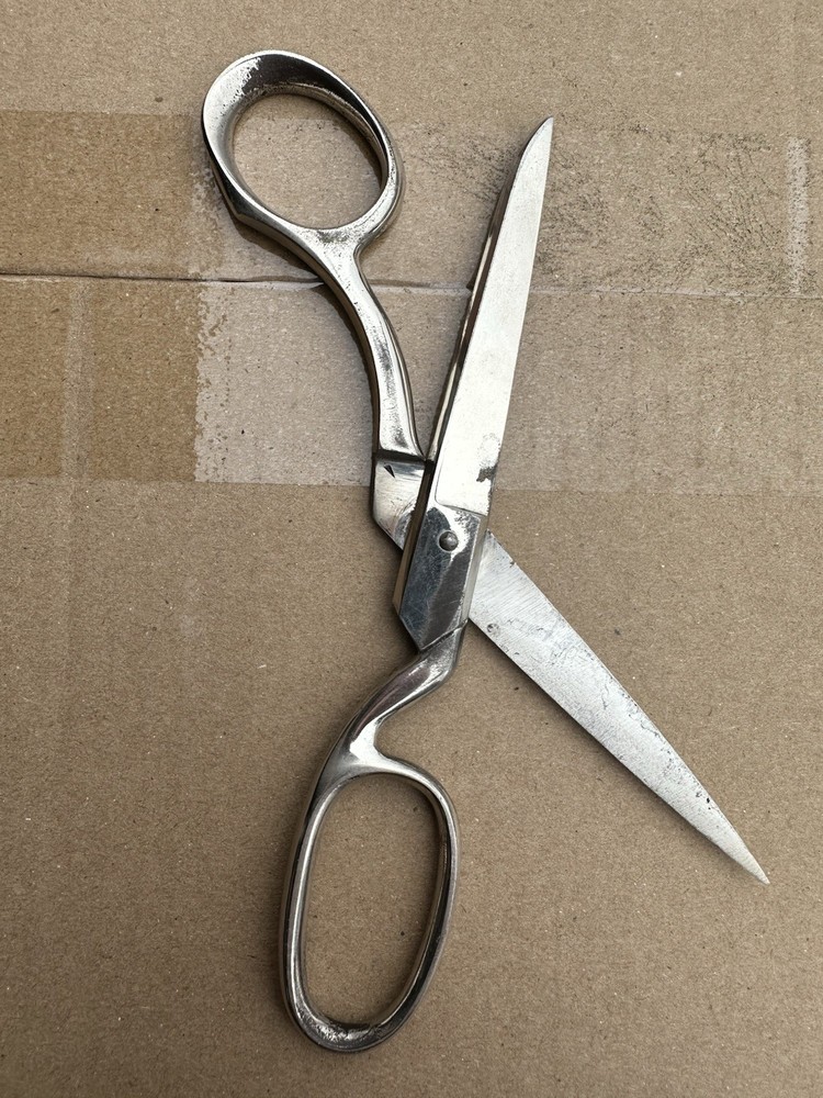 Vintage 7" Griffon GERMANY Scissors