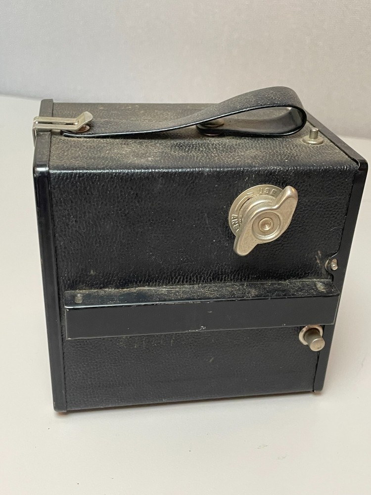 Vintage Ansco Shur-Flash Box Camera Untested * Shutter sticks part-way open*