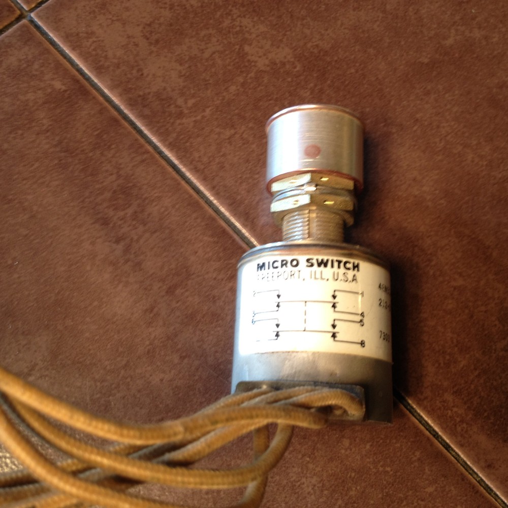 4EN52-6 Micro-Switch, 212-075-218-1