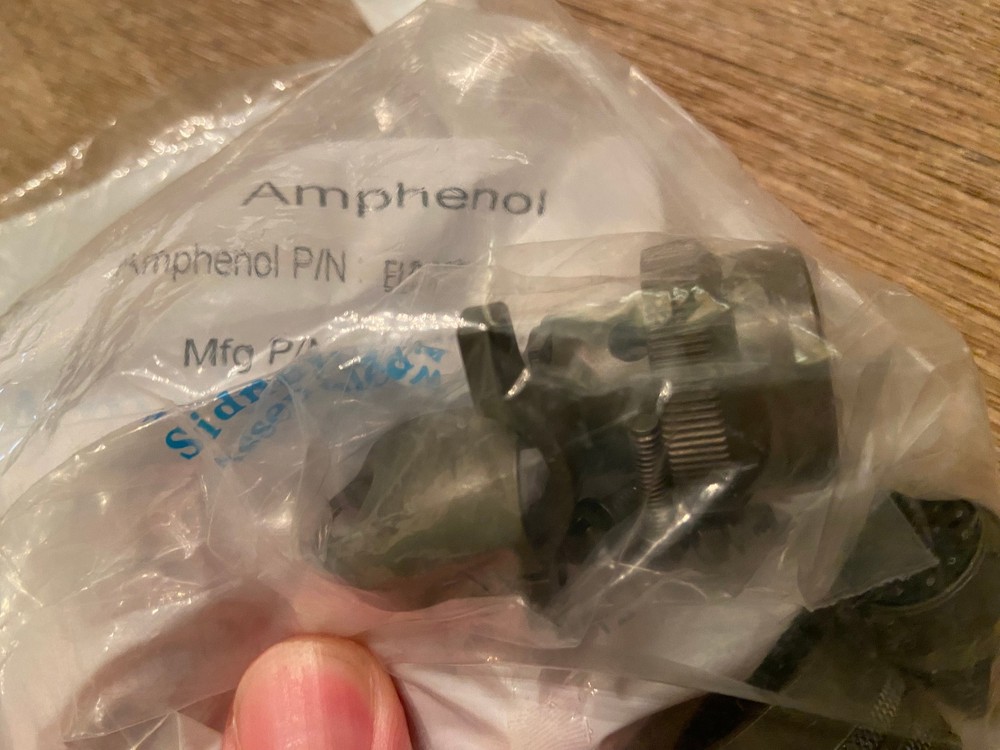 Amphenol Industrial PT08E14-19S-SR Connector