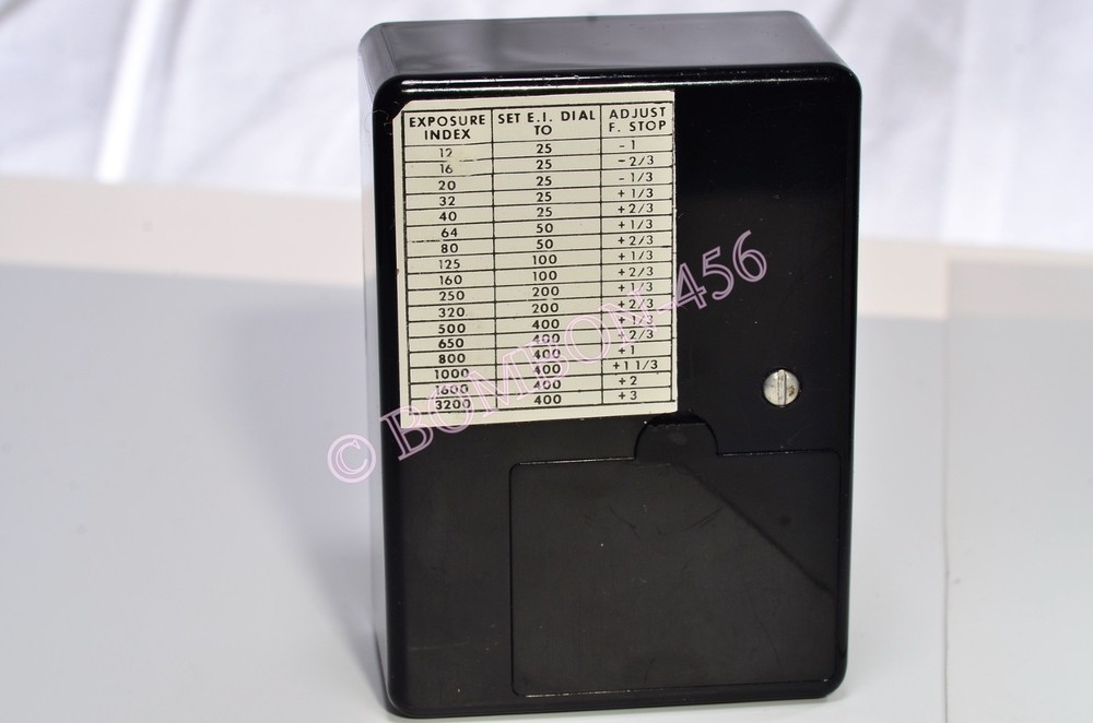 WEIN WP500B FLASHMETER W/ORIGINAL STORAGE CASE & MANUAL ALL IN MINT CONDITION.