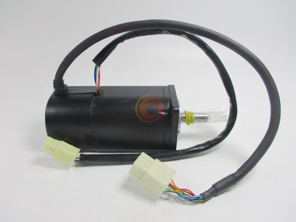 ONE NEW YASKAWA SGM-01V314S servo motor