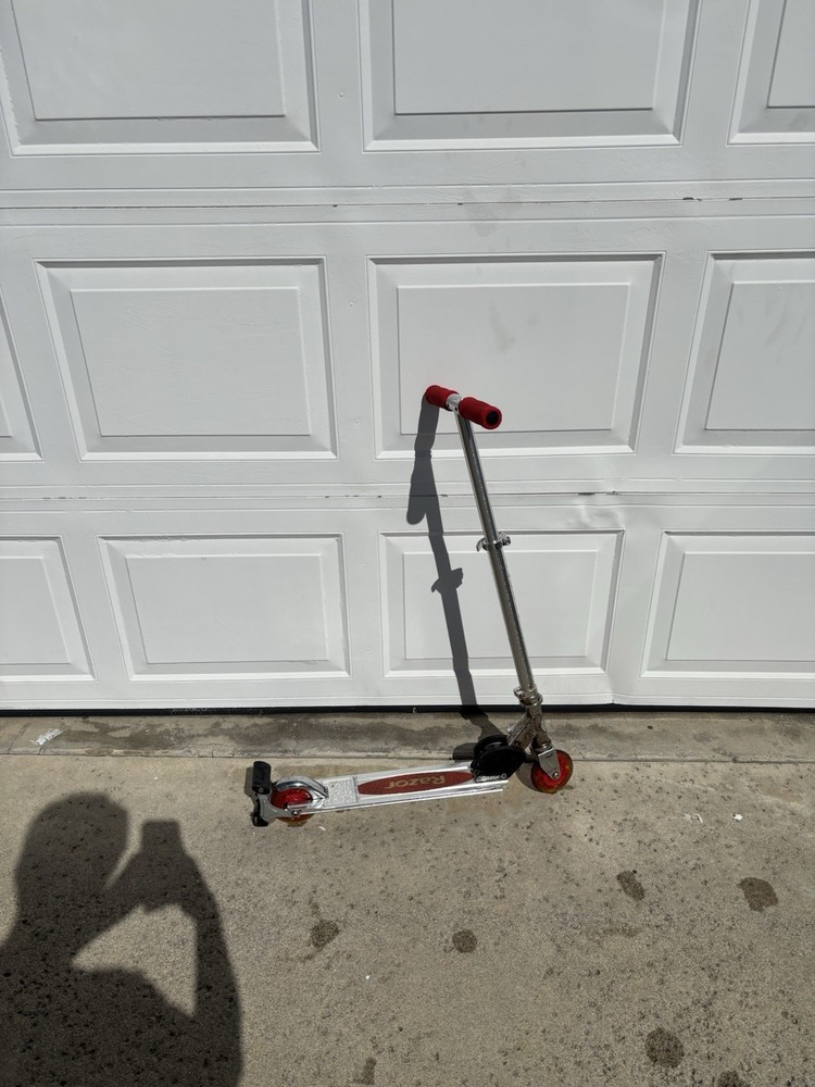 Razor A Kick Scooter Folding Adjustable Silver Deck Red Handle Grips Black Color
