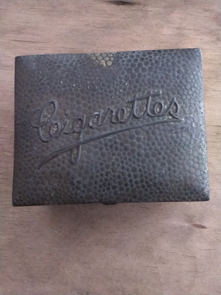 Silver plated vintage cigarette box Cedar