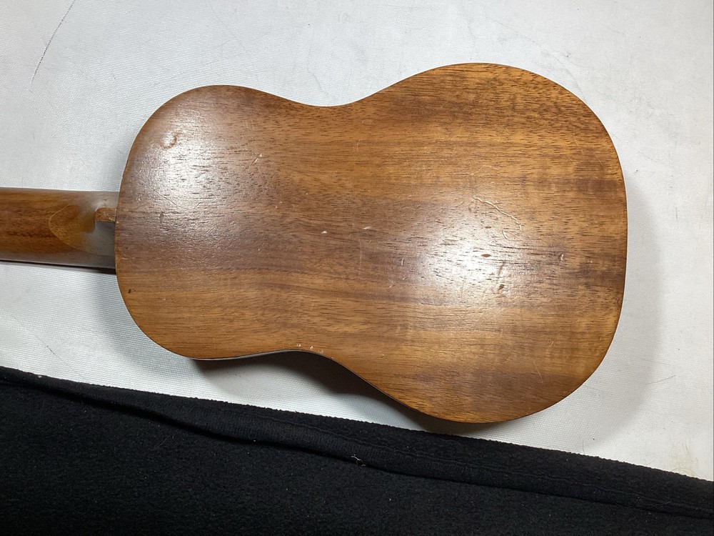 Vintage Kamaka Ukulele White Label