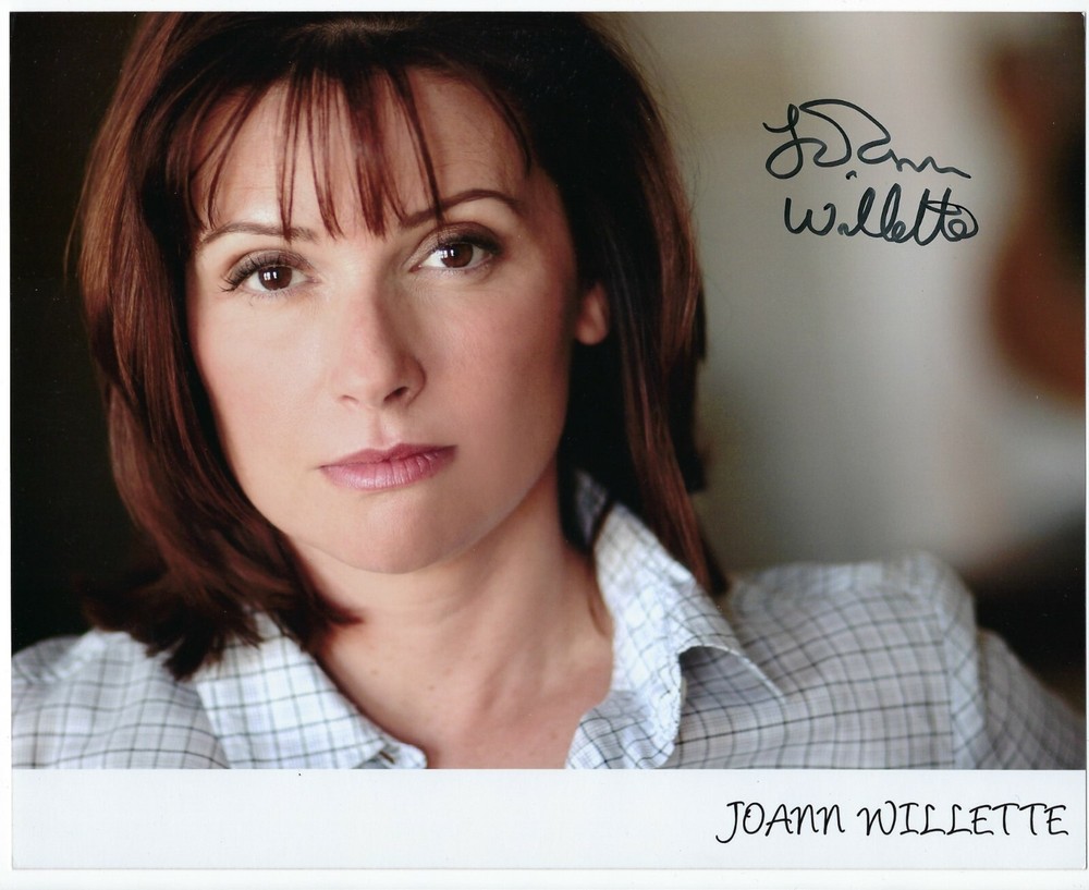 Joann Willette signed photo