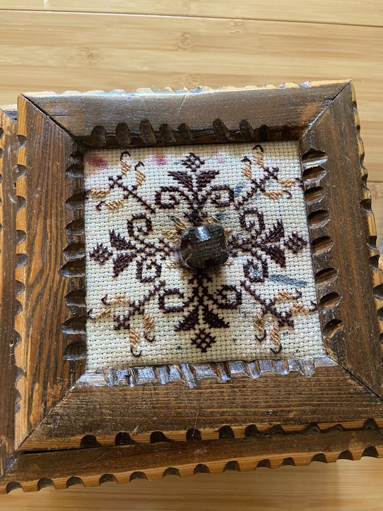 Hand Embroidered table centerpiece And 2 Ashtrays Read Description Below