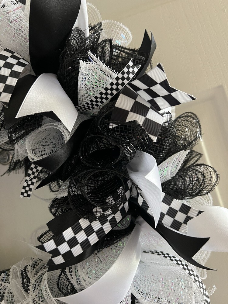 16 X 16 Winner Winner Checker Flag Wreath