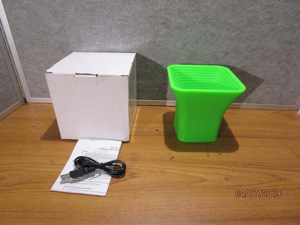iSquare Bluetooth Silicone Battery Operated Speaker