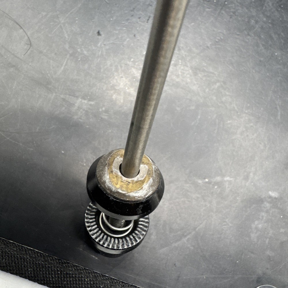 Ringlé Twister Quick Release Skewer – 100mm front